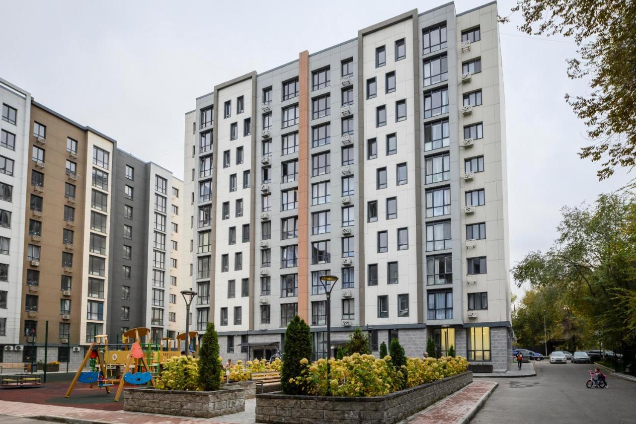 Как Дома -Квартира В Центре На 4 Человек Almaty Esterno foto